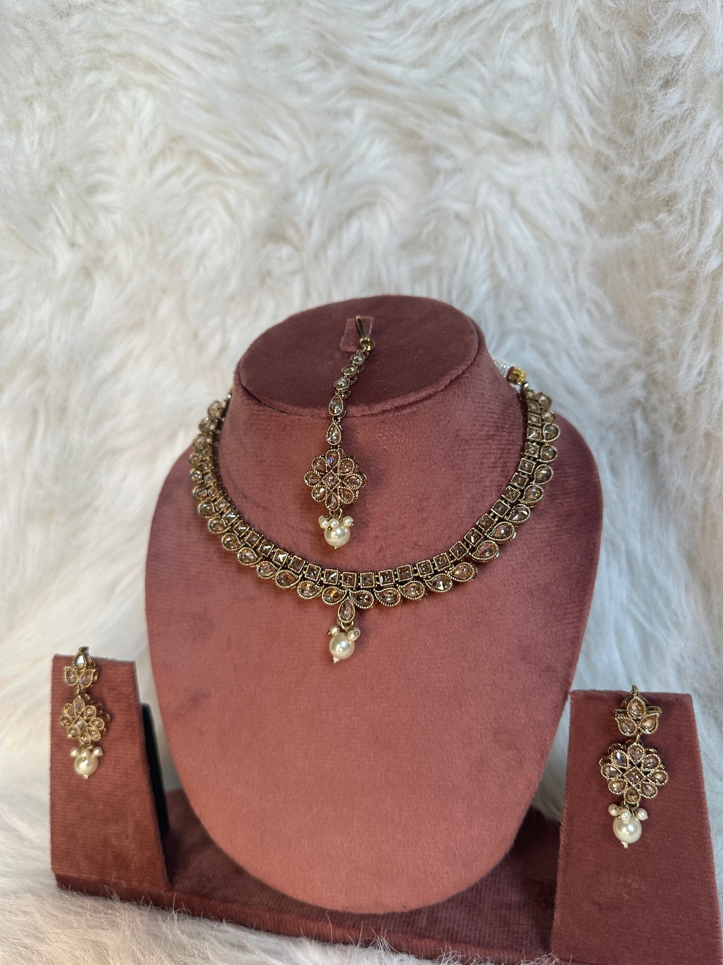 Noor Necklace Set