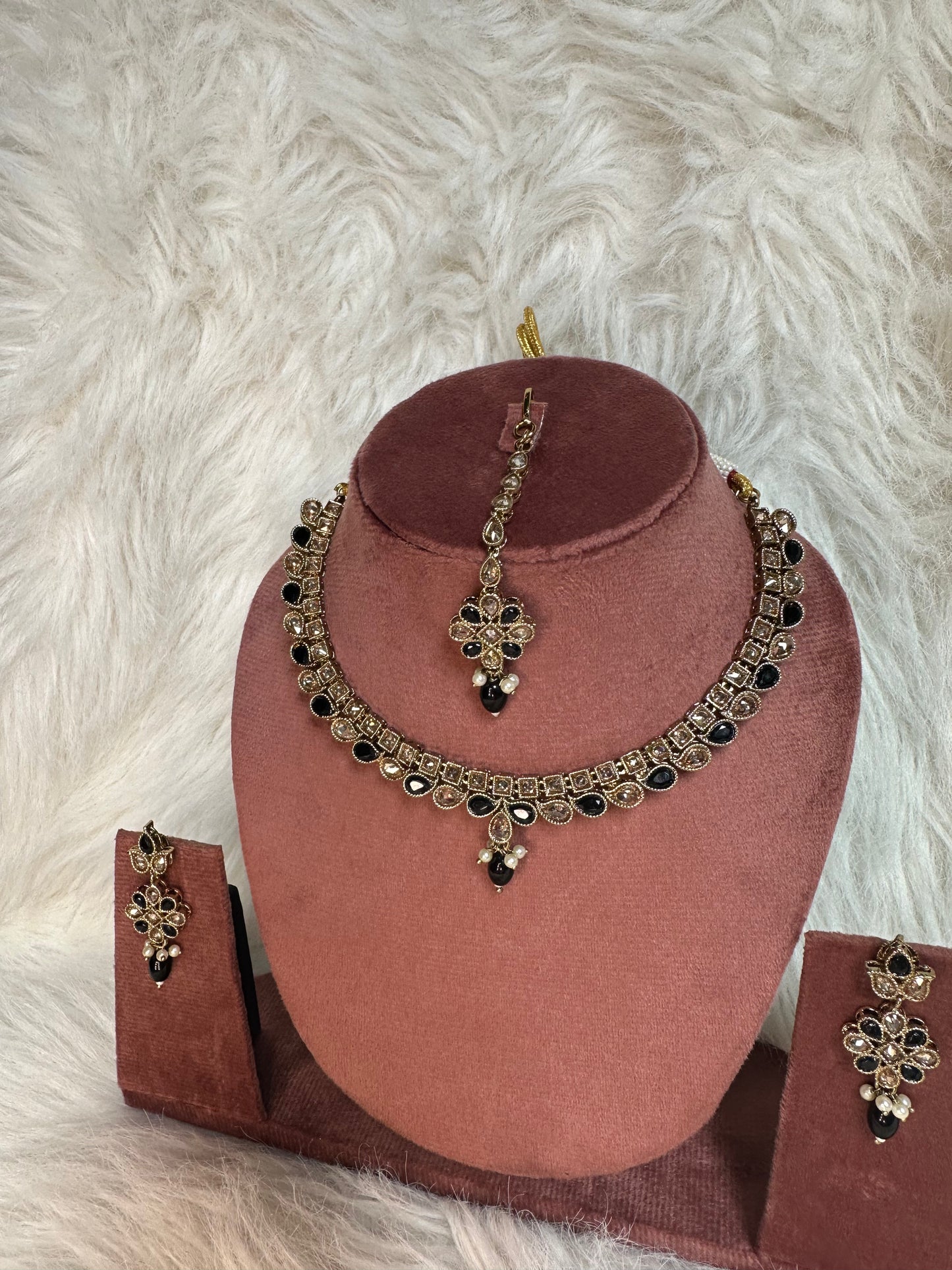 Noor Necklace Set